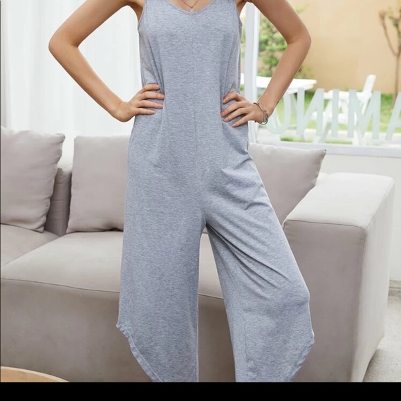 One piece jumpsuit - Picture 1 of 3